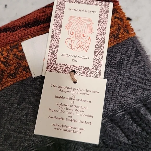 Vintage Celtic Scarf Calzeat of Scotland New Old Stock - Picture 4 of 7